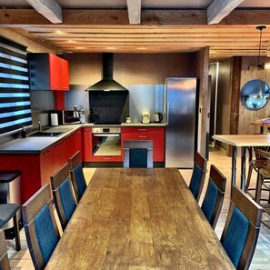 Fridge, microwave, oven, stovetop - Mountain Chalet with SPA and Sauna (La Bresse)