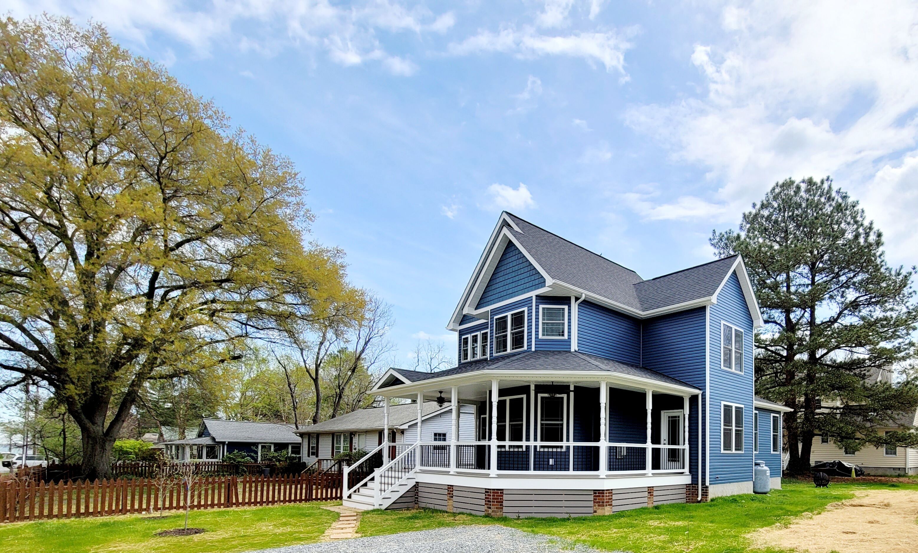 A Peaceful Escape just minutes away from the Beach ~ New Home & Very Spacious 