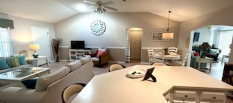 2 bedrm, den, 2 living rms, 2 baths, near Spanish Springs, golf cart included,