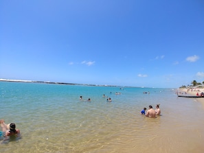 Am Strand, weißer Sandstrand