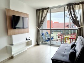 Apartamento | Área de estar | TV LED