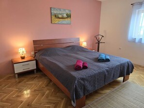 2 habitaciones, escritorio, wifi gratis y ropa de cama 