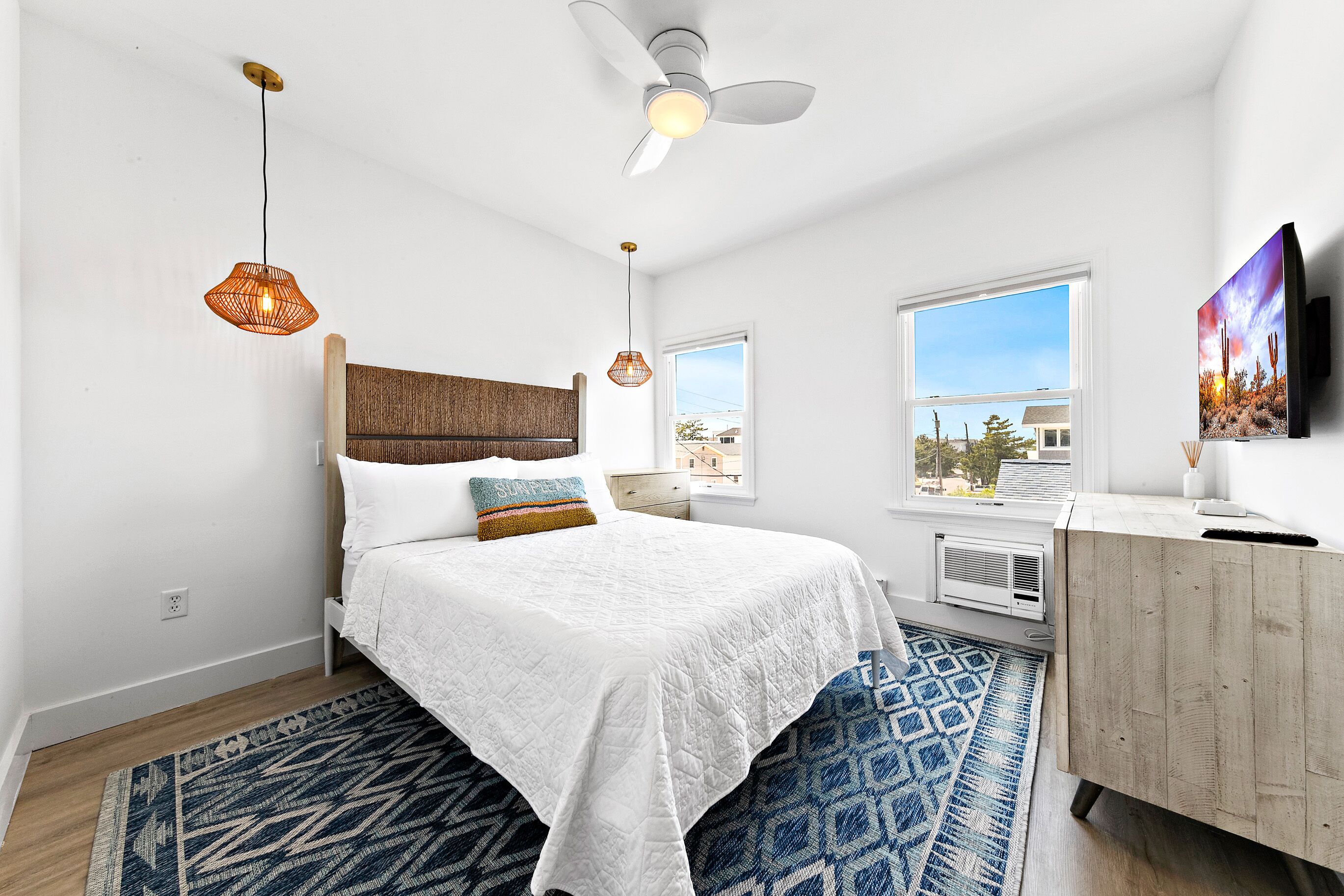 deluxe queen room | 1 bedroom, premium bedding, memory-foam beds, free wifi