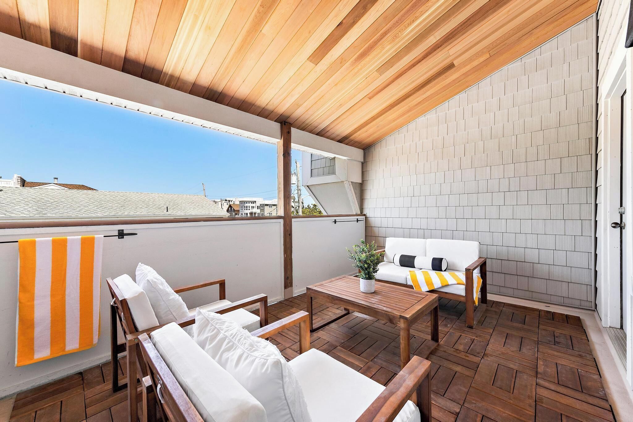 double twin deluxe with deck | terrace/patio