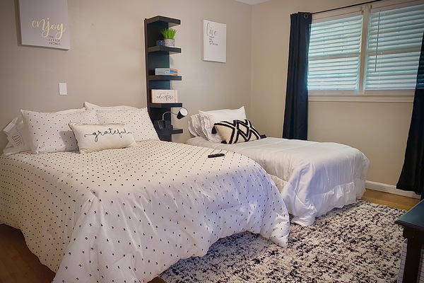 3 bedrooms, iron/ironing board, free WiFi, bed sheets