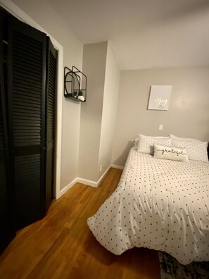 3 habitaciones, tabla de planchar con plancha y wifi gratis 