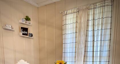 Family Friendly House- Close to Campus!