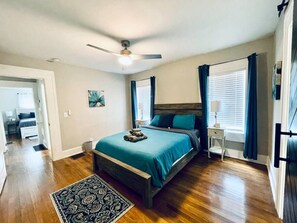 3 habitaciones, escritorio, tabla de planchar con plancha y wifi 