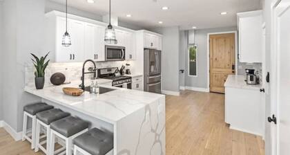 Entire Brand New Luxury Townhouse! #2