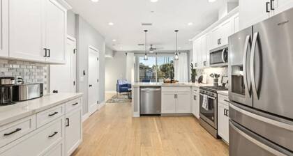 Entire Brand New Luxury Townhouse! #2