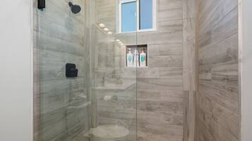 Combined shower/tub, hair dryer, towels, soap