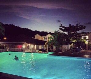 Piscine extérieure, piscine chauffée