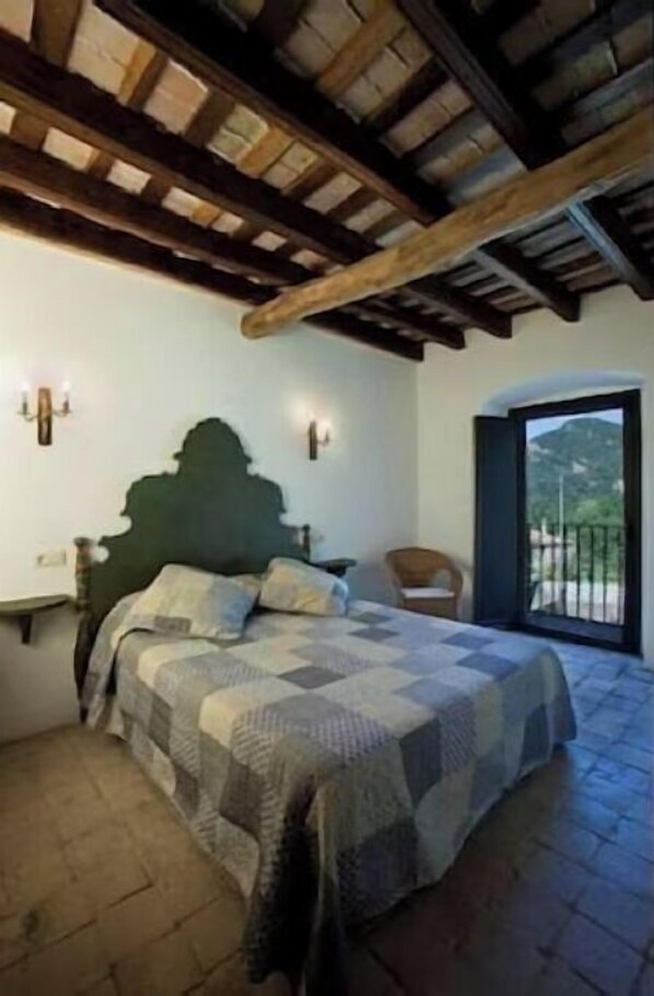 14 bedrooms, WiFi