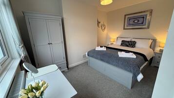 2 bedrooms, iron/ironing board, travel cot, free WiFi