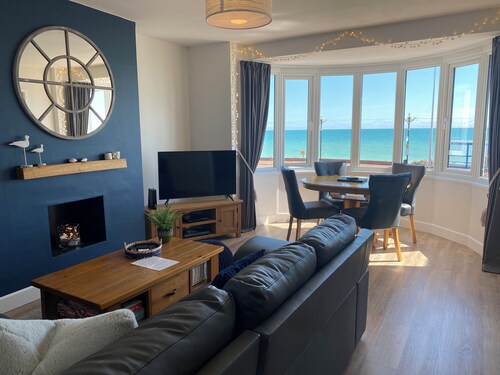 Beach 180: Beachfront Apartment, Sea views & Private Parking space at the Door.