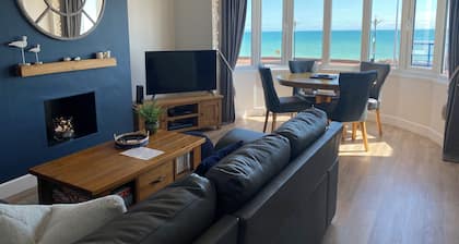 Beach 180: Beachfront Apartment, Sea views & Private Parking space at the Door.