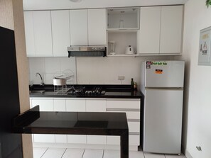 Fridge, microwave, stovetop, dishwasher