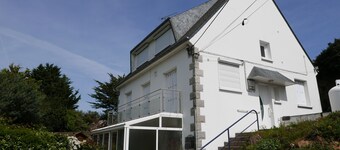 Apt. near beaches and golf course in quiet residential area close to shops