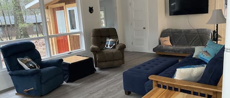 Een smart-tv en een open haard