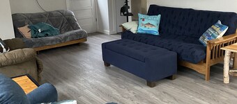 Cozy cottage just one mile from the Platte river, close to the Sleepy Bear dunes