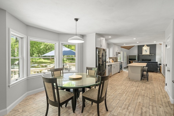 Kitchen eating "nook."
