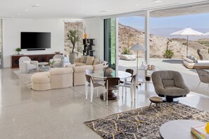 Smart TV, foosball, table tennis, stereo - The Dream House - A True Desert Masterpiece with Saltwater Infinity Pool and Sauna (Palm Desert)
