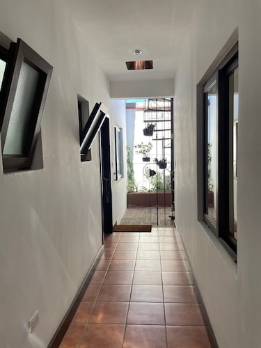 COZY COLONIAL TWO-BEDROOM FAMILY HOME WITH BEAUTIFUL TERRACE WITH VOLCANOES VIEW