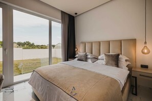 3 chambres, fer et planche à repasser, Wi-Fi gratuit, draps fournis