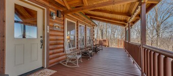Pet-Friendly Retreat in Comfortable 4BR Bears Den