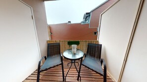 Outdoor dining - le nid cosy 1 free garage  up to 2 (Colmar)