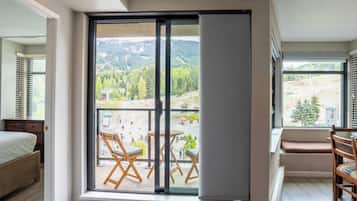 2 bedrooms, iron/ironing board, travel crib, WiFi