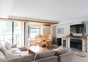 TV - The Garibaldi Suite Mountain View (Whistler)