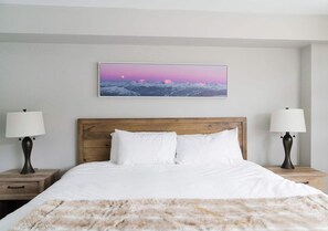 2 bedrooms, iron/ironing board, travel crib, WiFi - The Garibaldi Suite Mountain View (Whistler)