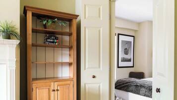 1 bedroom, iron/ironing board, travel crib, WiFi