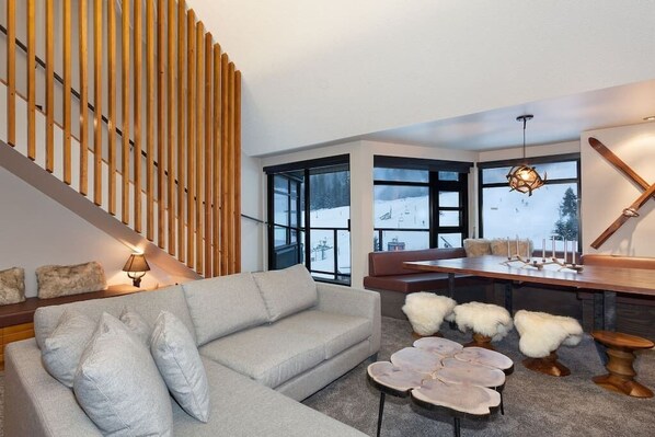 TV, fireplace, stereo, offices