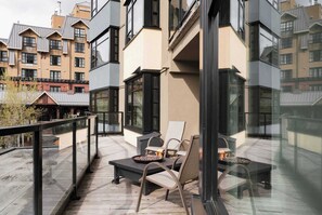 Terrace/patio - The Blackcomb Suite Village View (Whistler)