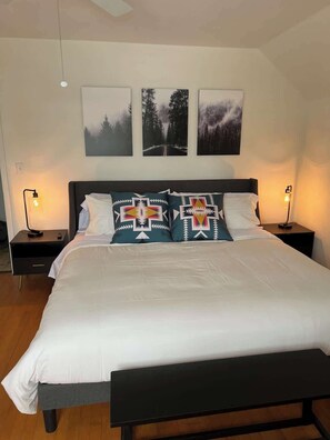 4 bedrooms, iron/ironing board, WiFi, bed sheets