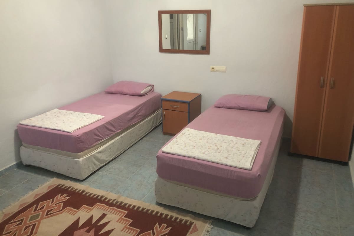 1 bedroom, premium bedding, desk, free WiFi