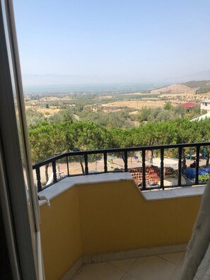 Terrace/patio - Ümit 2 Termal Apart&Pansiyon (Denizli)