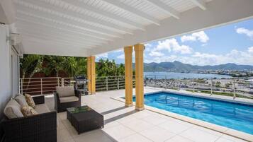 Villa | Terrace/patio