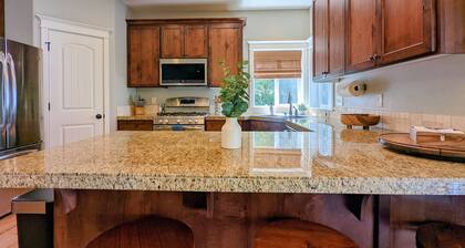 Chez Pinot Vino! A Great 3 bed/2.5 bath Family Home - Pet Friendly