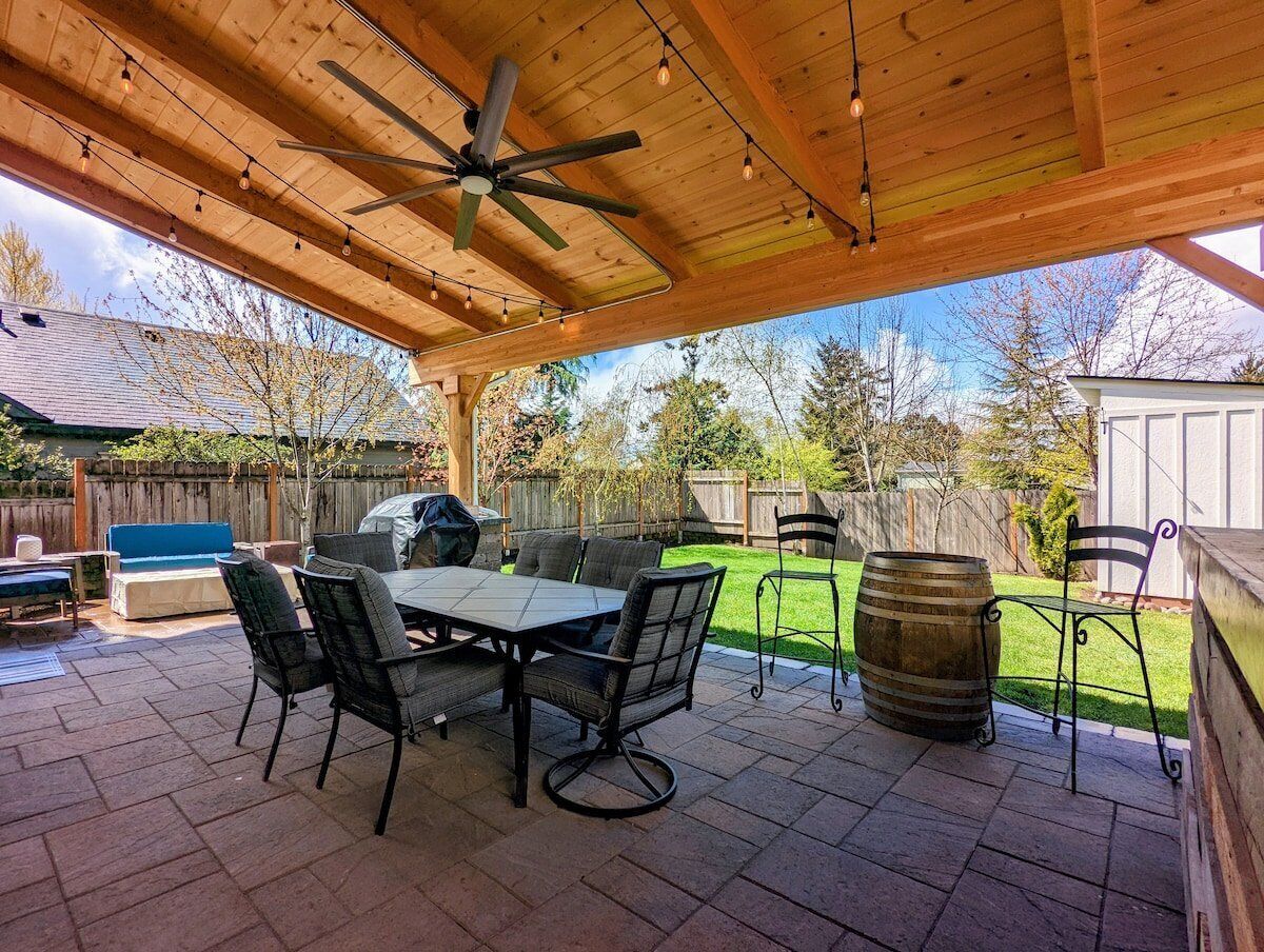 屋外ダイニングエリア