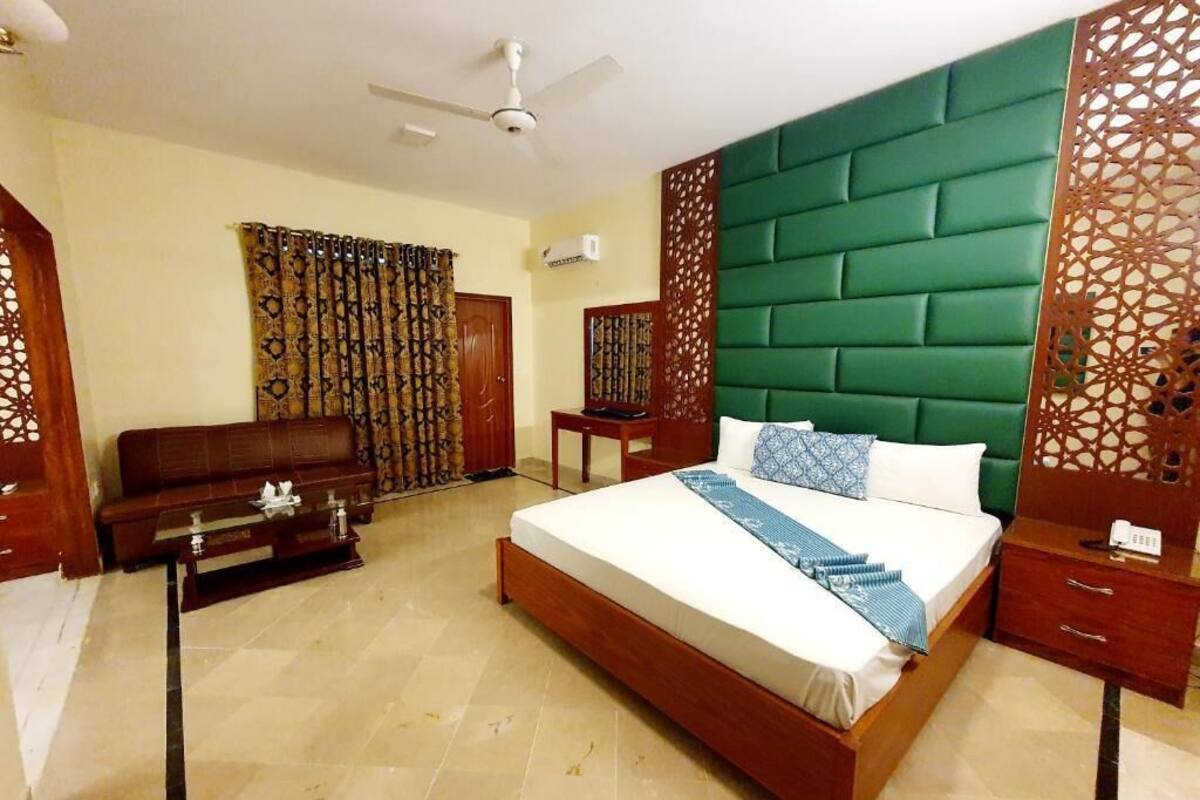 Deluxe Double Room | Free WiFi