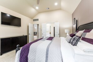 5 bedrooms, desk, iron/ironing board, free WiFi