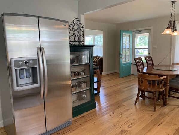 Interior - Coffee Creek Cottage: A tranquil, waterfront escape minutes from Oriental, NC (Merritt)