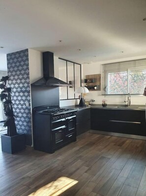 Lave-vaisselle, cafetière/bouilloire