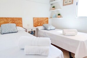 2 bedrooms, iron/ironing board, WiFi, bed sheets