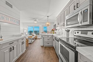 Unclassified image, 5 of 38, button