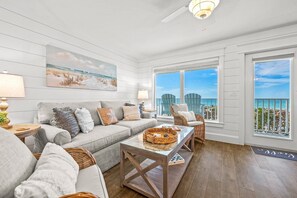 Unclassified image, 3 of 38, button - ~ A BEACH DREAM 5 ~ BEACHFRONT ~ YES, THAT'S YOUR VIEW! ~ SPECIALS ~ (Bradenton Beach)