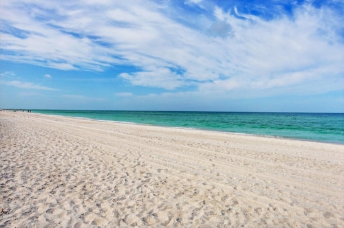 ~ A BEACH DREAM 5 ~ BEACHFRONT ~ YES, THAT'S YOUR VIEW! ~ SPECIALS ~